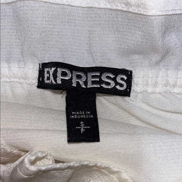 Off-Shoulder Ruffle Blouse - Picture 2 of 2